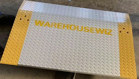 Aluminum dock plate for warehouse use