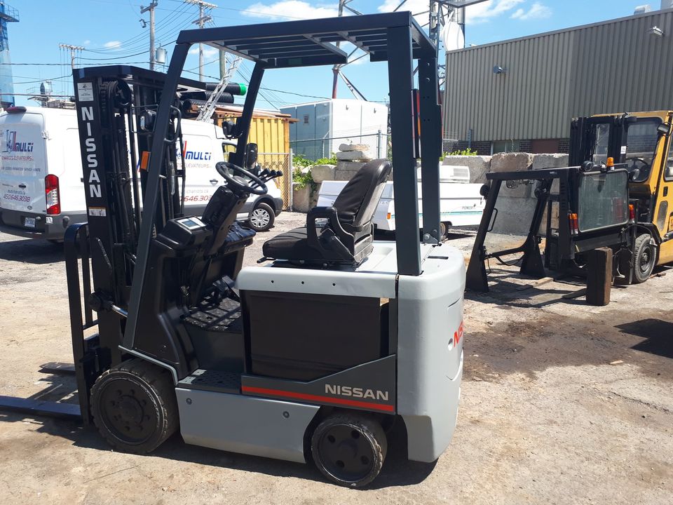 Used electric forklift Montreal