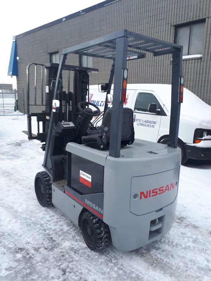 Reliable Nissan forklift with 5000lbs capacity in Montreal