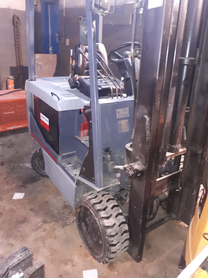 Affordable pre-owned Nissan forklift in Montreal