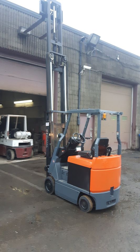 Reliable used Toyota forklift with 5000lbs lifting capacity