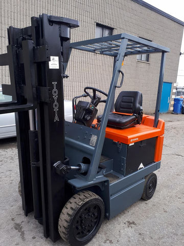 Efficient Toyota forklift with 5000lbs capacity