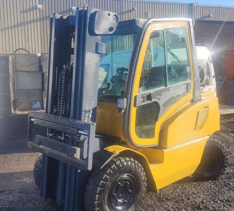 used caterpillar forklift with complete cabin