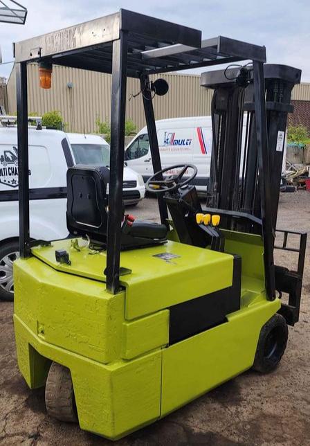 used clark 3-wheel electric forklift