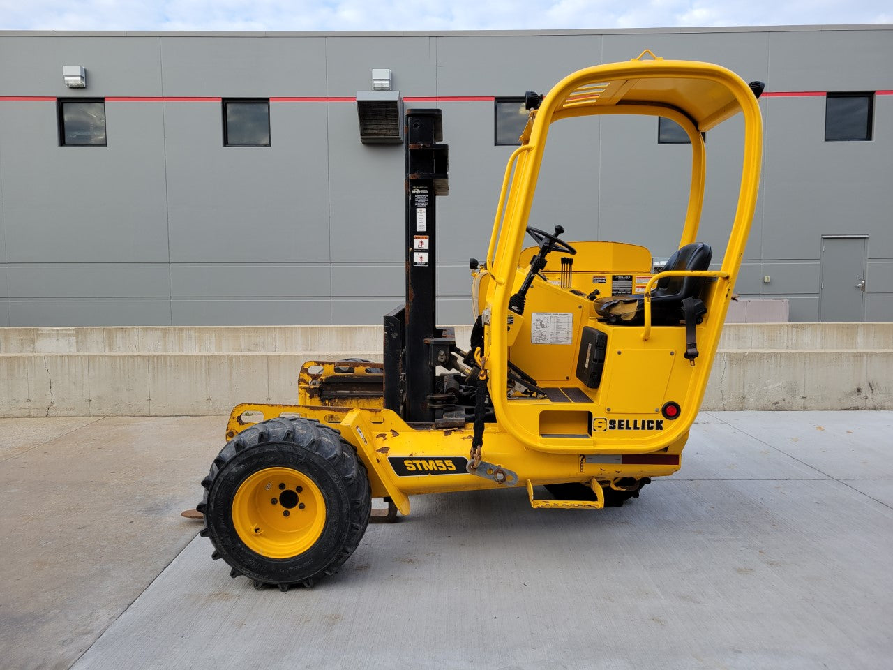Sellick Telehandler Models Sellick STM Series Mounted Diesel Forklift - 5500 - 7000lbs
